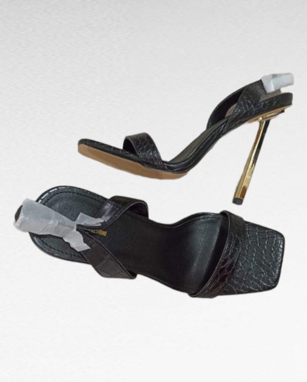 Sandale negre elegante cu toc auriu
