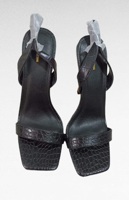 Sandale negre elegante cu toc auriu